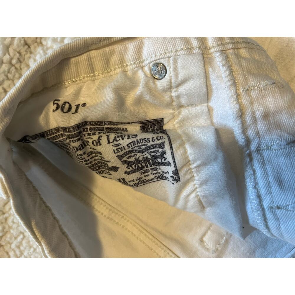 Levi 501 denim shorts white size w27 womans - Picture 5 of 6